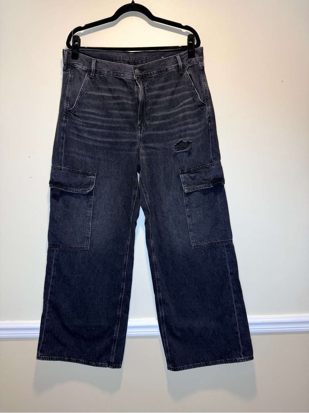American eagle woman Black Wide-Leg Cargo Jeans